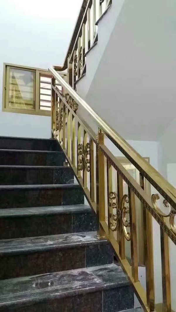 cac-mau-vach-ngan-cnc-moi-nhat-nam-2020-03