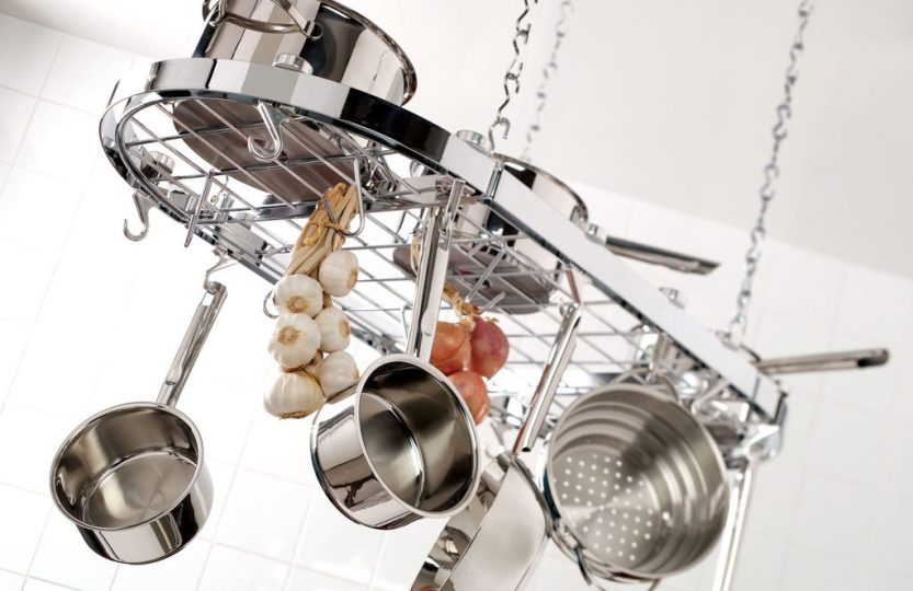 Những dụng cụ nấu ăn thường được làm từ inox