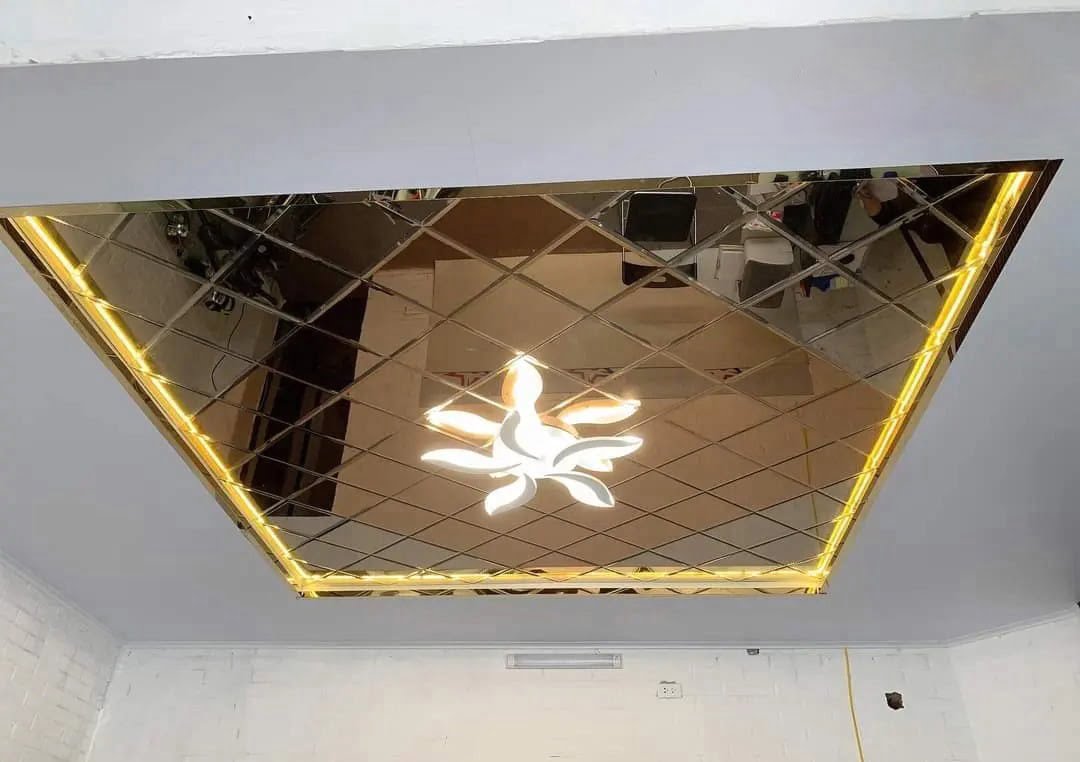 Trần inox mạ vàng sang trọng