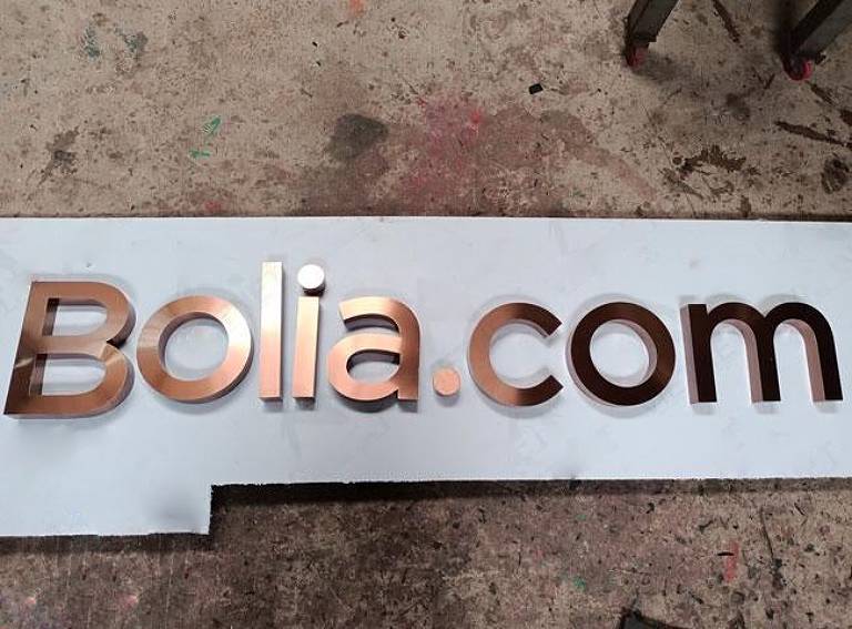 Chữ nổi inox vàng hồng