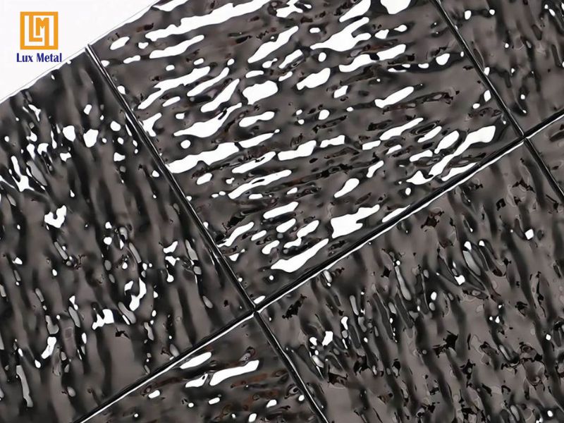 Tấm inox sóng nước màu đen hiện đại cho thiết kế đương đại