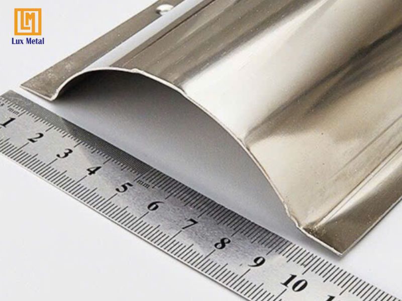 Nẹp Inox bán nguyệt D80 cho hệ thống dây điện có tiết diện lớn