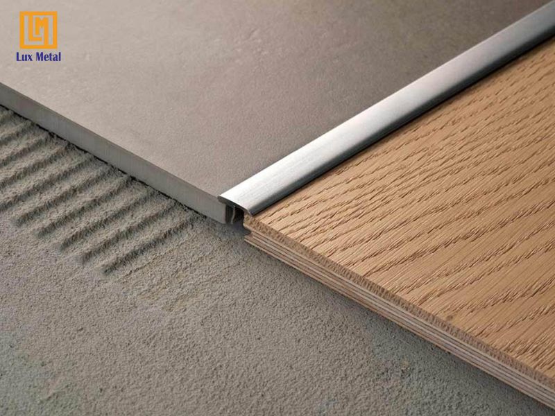 Nẹp inox che khe hở và tạo điểm nối