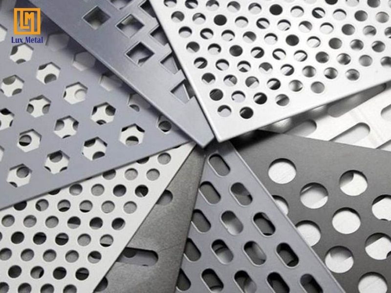 Tấm inox đục lỗ được gia công tỉ mỉ thành nhiều kiểu dáng
