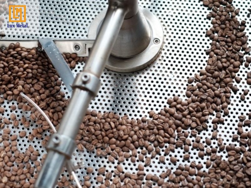 Tấm inox đục lỗ ứng dụng làm khay sấy và sàng lọc nông sản