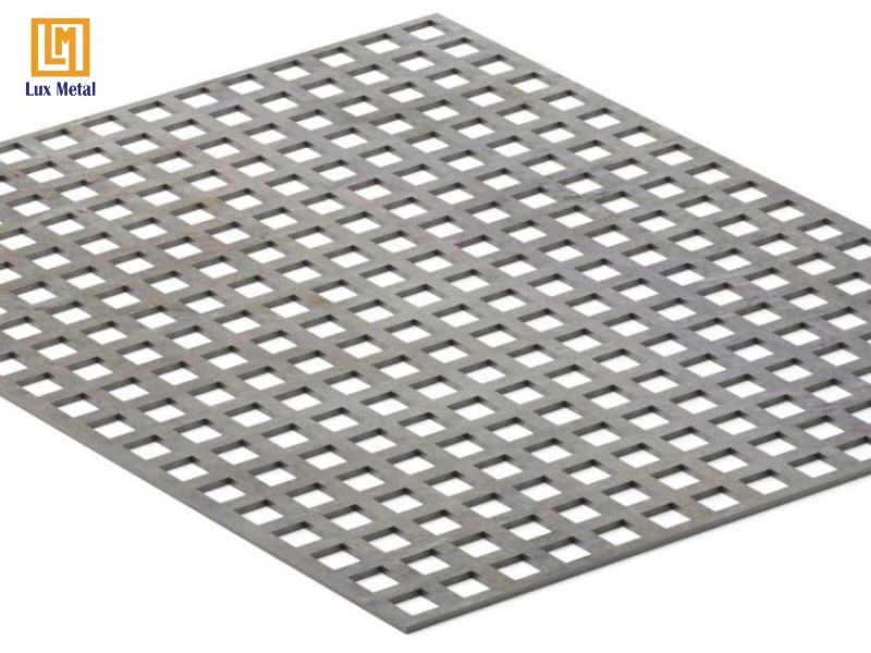 Tấm inox đục lỗ vuông với độ bền cao phù hợp cho các kết cấu chịu lực